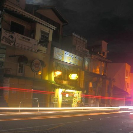 256 Townhouse Rest Hotel Kandy Exterior foto