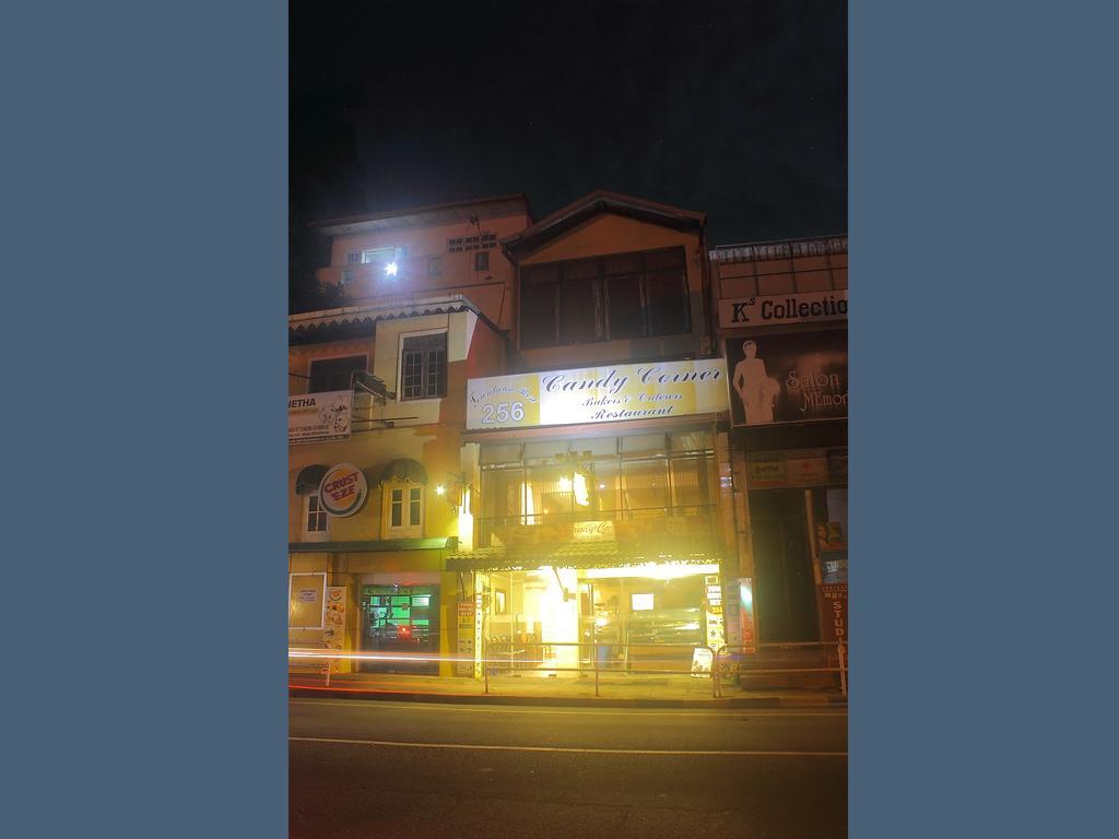 256 Townhouse Rest Hotel Kandy Exterior foto